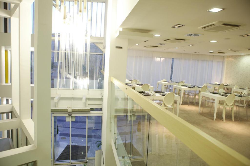 Garni Hotel Centar Novi Sad Restaurante foto